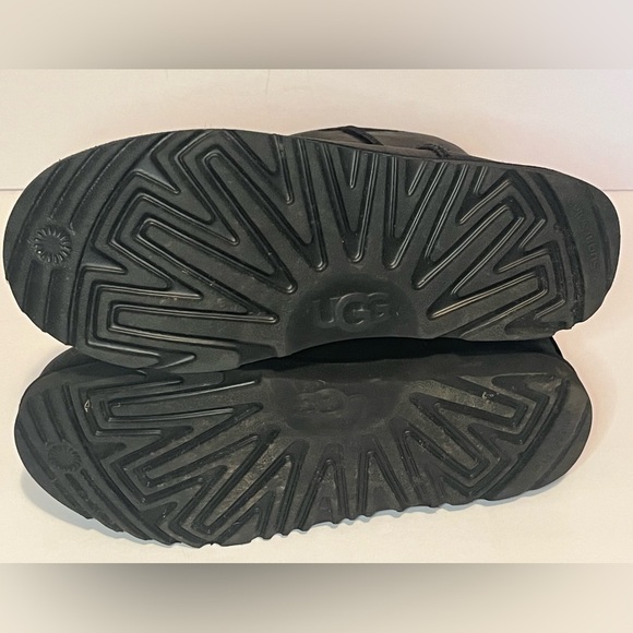 UGG Women's Classic Short II Boot, Black - Picture 13 of 16